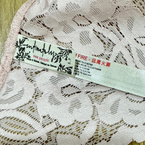 FREE PEOPLE Gallon Lace Bralette Size S Pink Stretch Nylon Racerback MSRP$20 - Picture 5 of 6